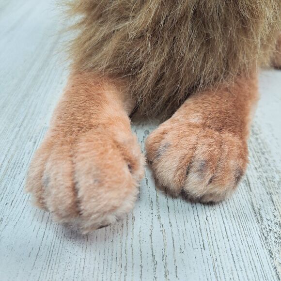 Royal Plush Lion Lying Down Stuffed Animal Toy Collectible VTG Big Cat Realistic - Picture 5 of 15